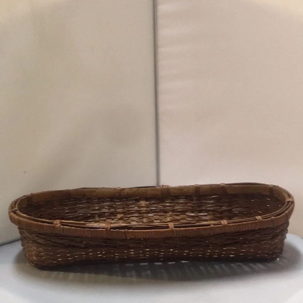 Handwoven Oval Serving Bread Basket Natural‎ Brown & Tan Farmhouse Rustic Wicker